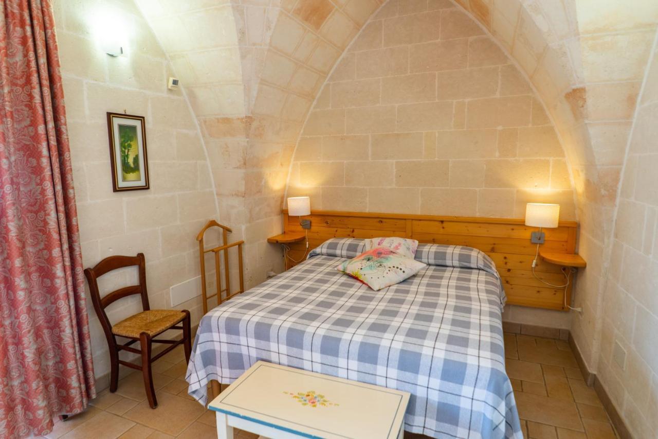 Relais La Giara Pensionat Manduria Exteriör bild