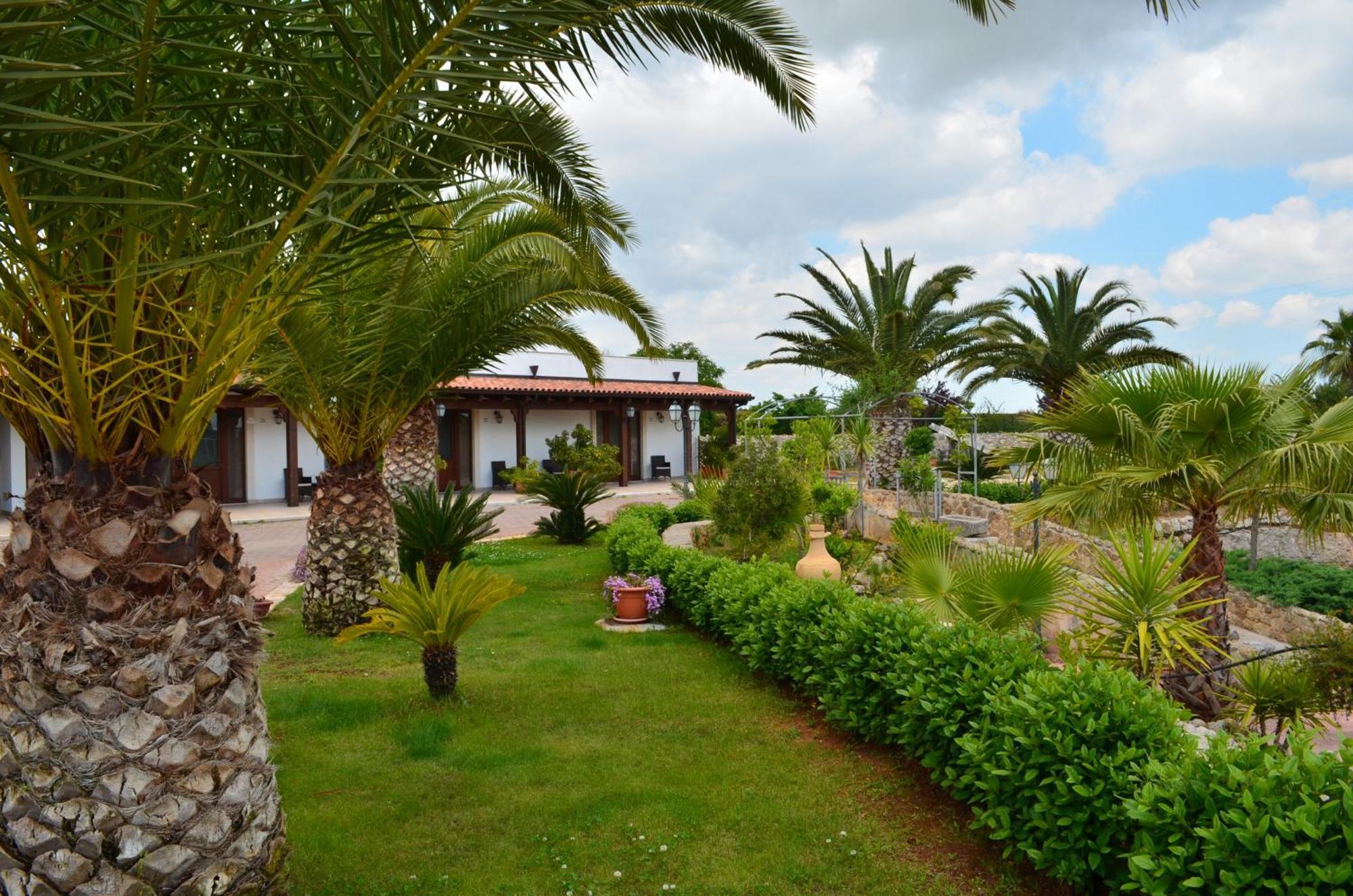 Relais La Giara Pensionat Manduria Exteriör bild
